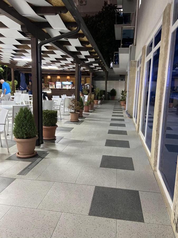 Velipojë Center Park酒店 外观 照片