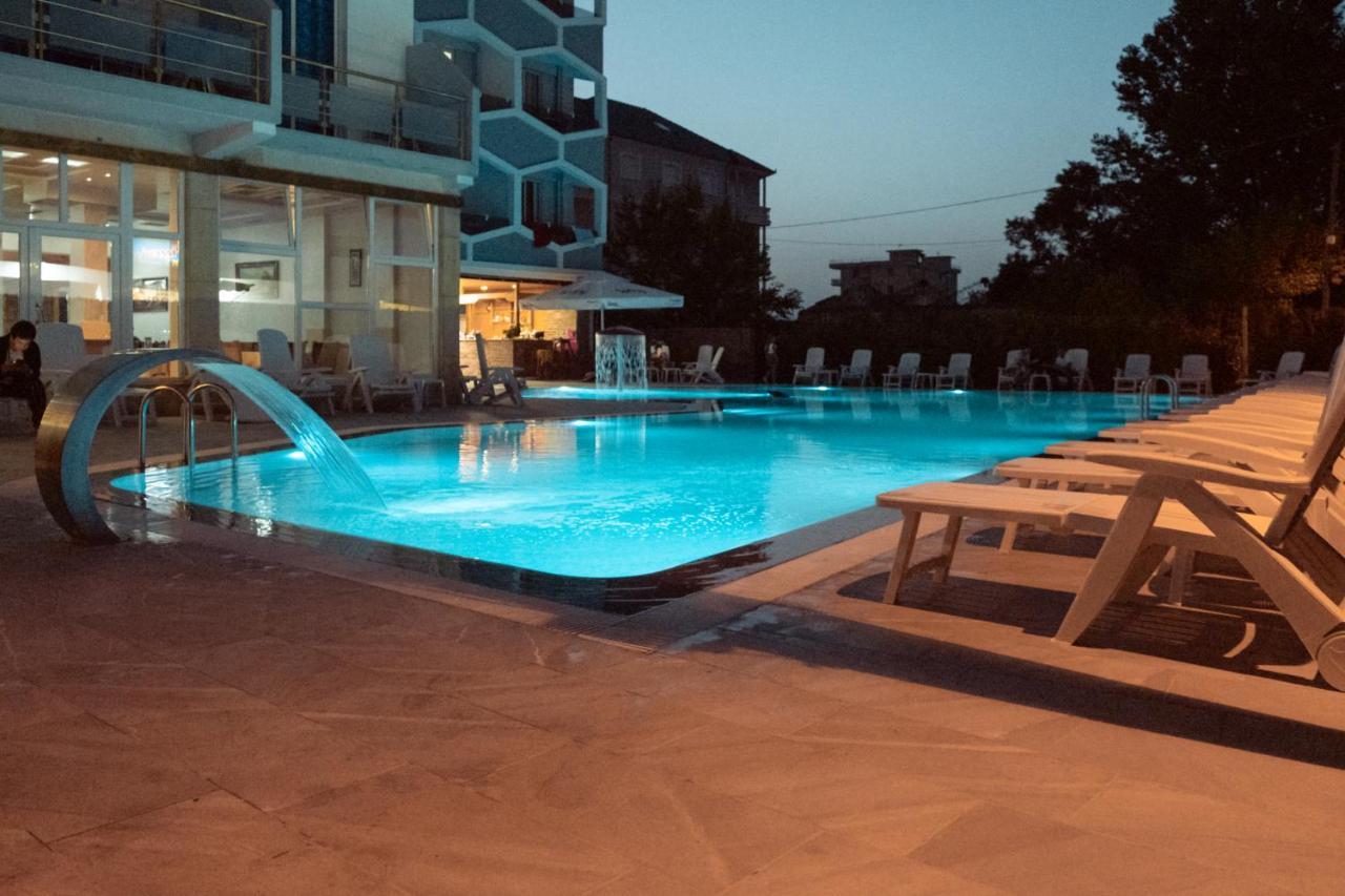 Velipojë Center Park酒店 外观 照片